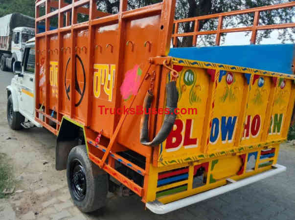 Mahindra Bolero Maxi Truck Images